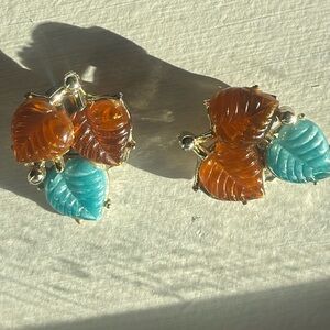 Vintage Lisner Thermoset Lucite Gold Amber Turquoise Blue Leaf Clip Earrings
